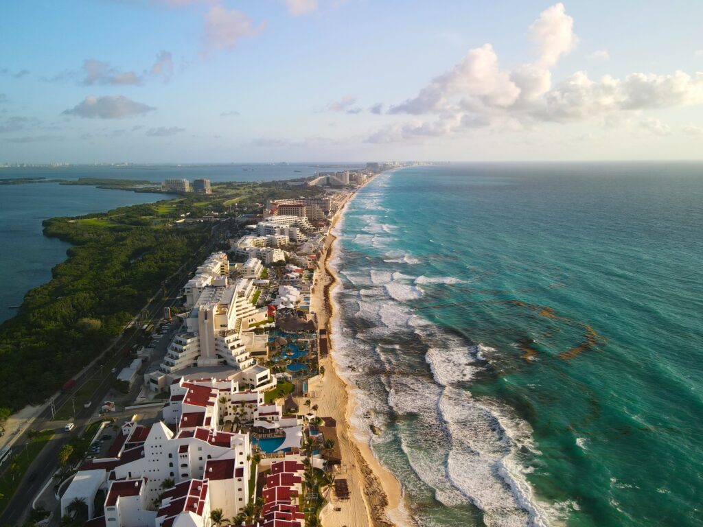 Cancún y su línea de mar