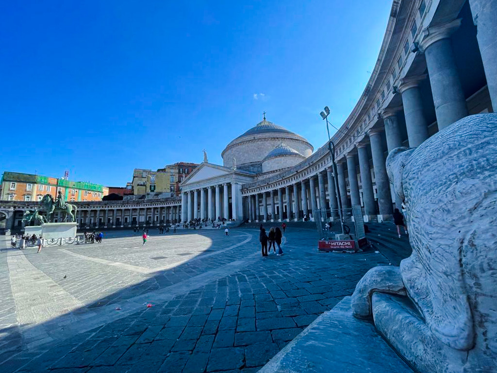 Plaza del Plebiscito en Nápoles por Despacito por el Mundo