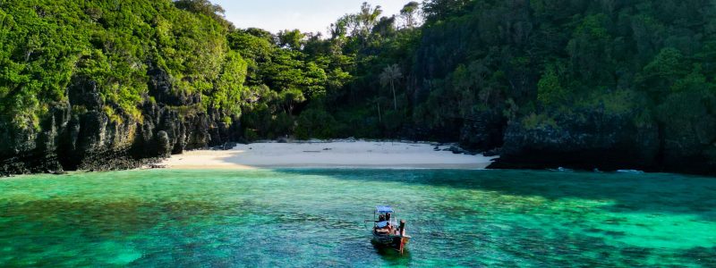 Totalmente solos en la playa Nui de Phi Phi Don