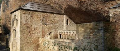 San Juan de la Peña por Elemaki, CC BY 3.0 via Wikimedia Commons