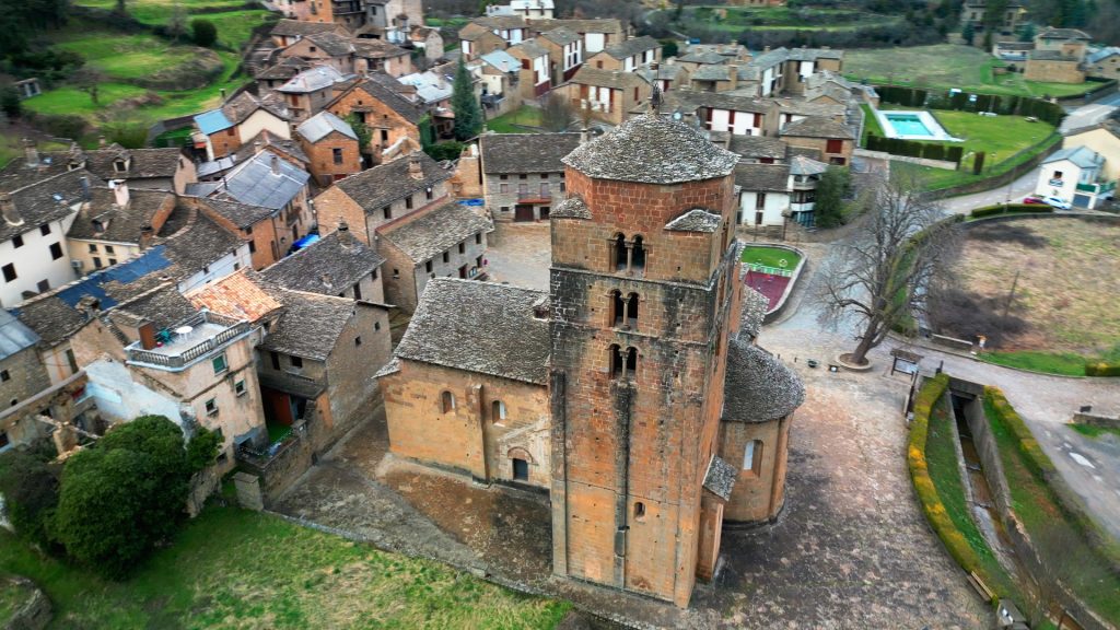 Santa María de la Serós or Despacito por el Mundo