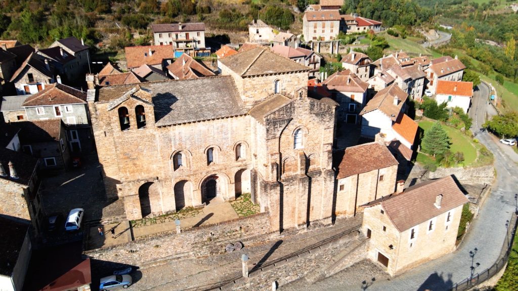 Siresa y el Santo Grial por Despacito por el Mundo
